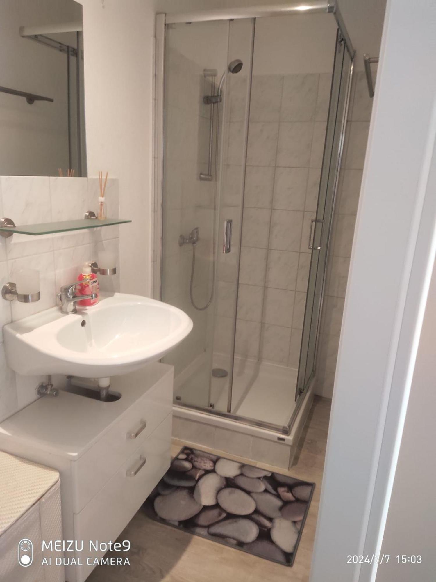 Familienappartement In Zentrum Schwerin  Ngoại thất bức ảnh
